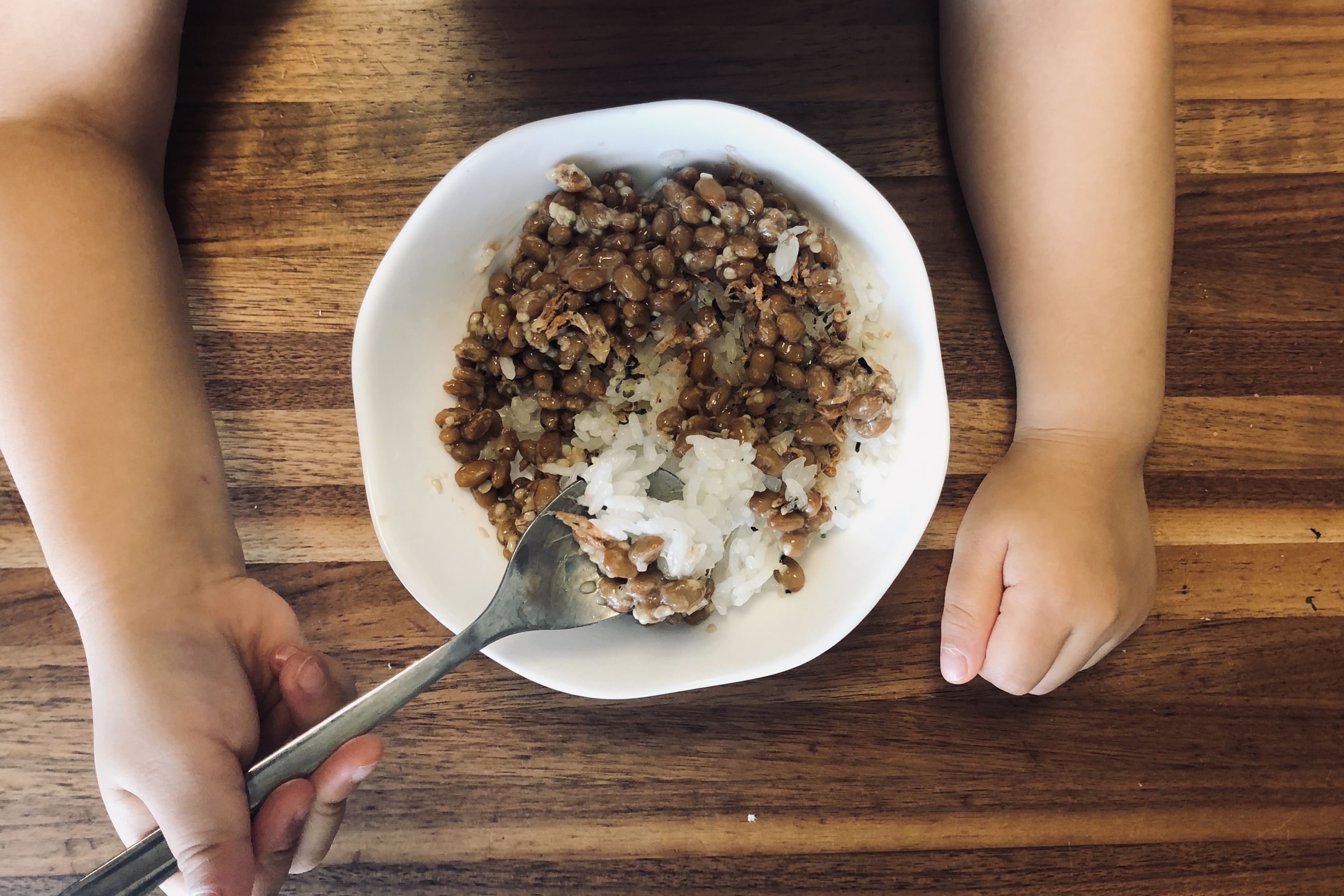 娘の朝食｜納豆＆ヘンプシードナッツ